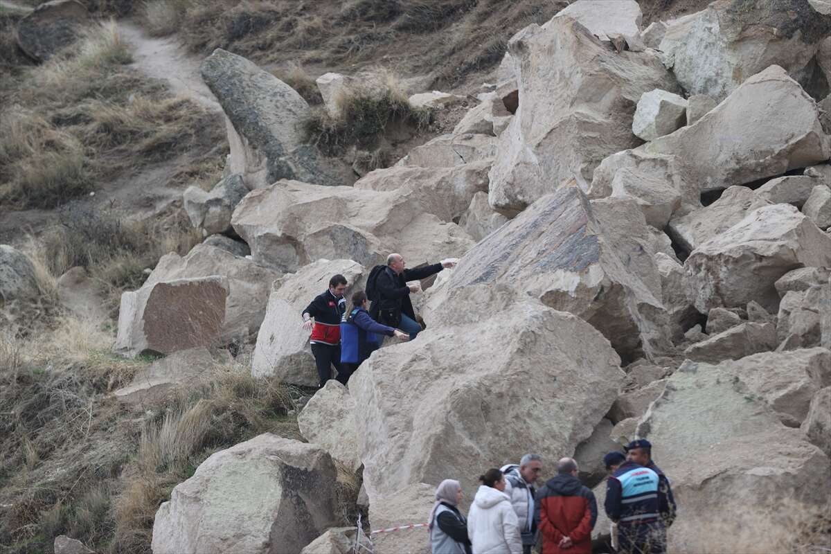 Göreme’deki riskli peribacaları güvenli şekilde yıkılıyor 1